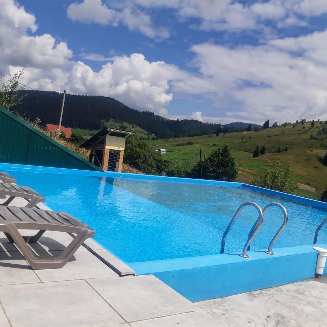 Мала Одеса Hotel Yablunytsya Exterior photo